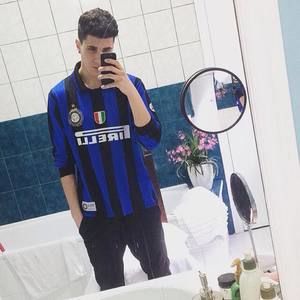 Meet your Posher, Alessandro